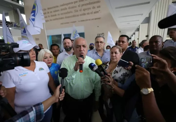 Directivos de Realizando Metas presentaron ante el Tribunal Electoral una misiva a los magistrados.