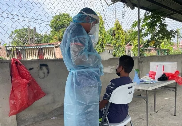 Los equipos de respuesta rápida siguen aplicando pruebas de hisopado.