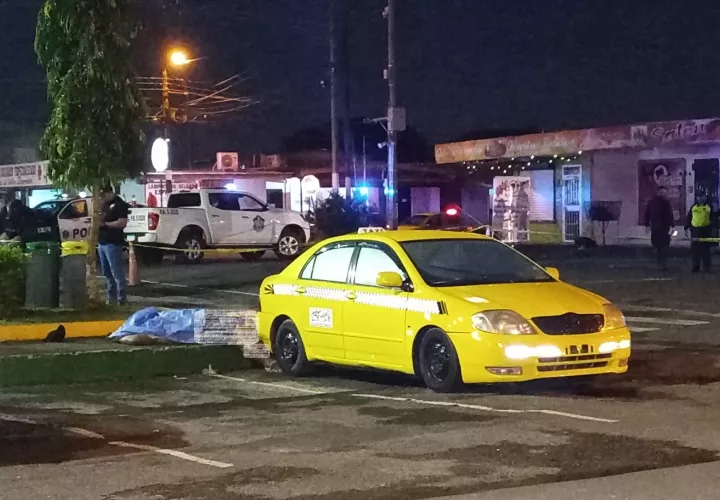 La víctima recibió un disparo en la cabeza y otros cuatro en diversas partes del cuerpo, 