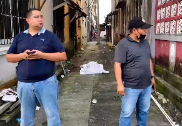 La víctima falleció en la escena del crimen.