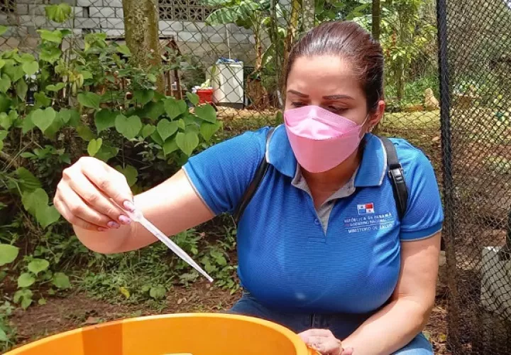 En un nuevo intento por reducir los contagios las autoridades municipales han recurrido a jornadas de concientización en las escuelas.