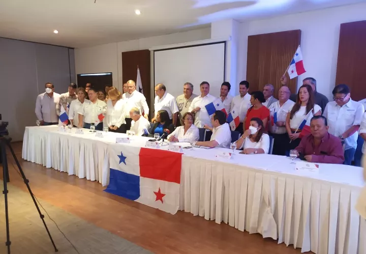 Representantes de la Alianza Nacional por Panamá.