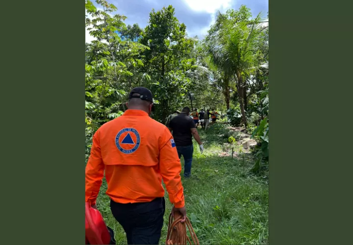 El cadáver fue encontrada en el sector de San Juan por una persona que en esos momentos pasaba por el lugar. 