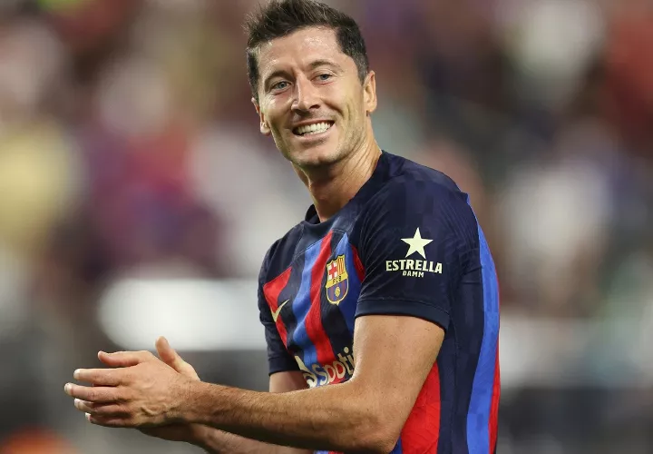 Robert Lewandowski, atacante del FC Barcelona, enfrentará a su exequipo, el Bayern de Munich. Foto: EFE