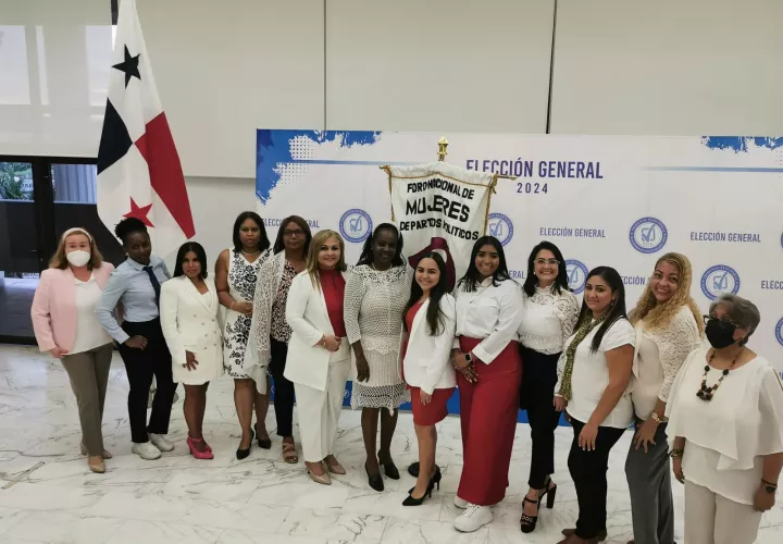 Miembros de la nueva junta directiva de Fonamupp.