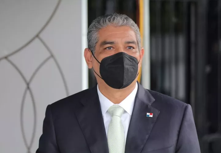 Ministro de Salud, Luis Francisco Sucre. 