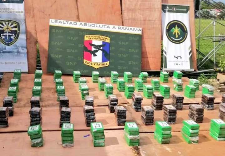 Por este caso quedaron retenidos 1 persona de nacionalidad panameña y conductor del vehículo.