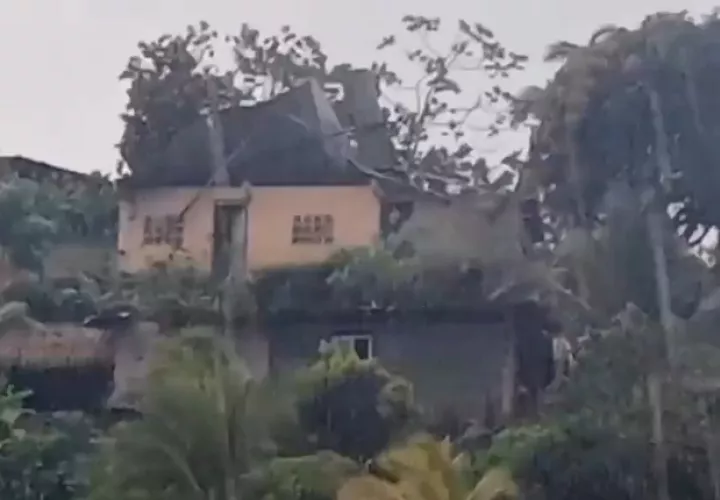 Pasadas las 3:00 pm, inició un fuerte aguacero.