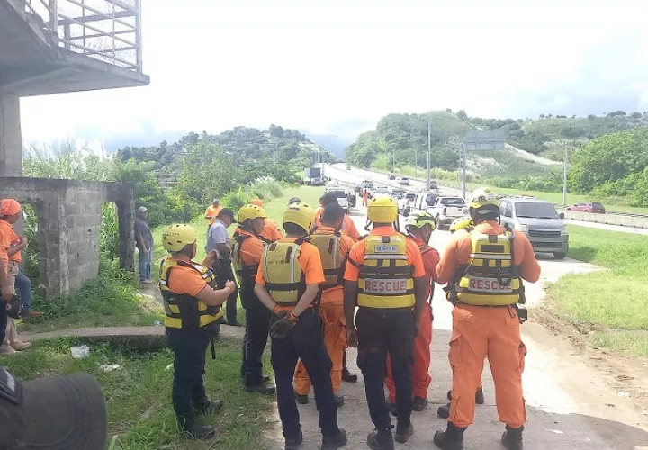 La búsqueda de hoy se concentró a un kilómetro de distancia de la casa de la niña. Foto: Landro Ortiz