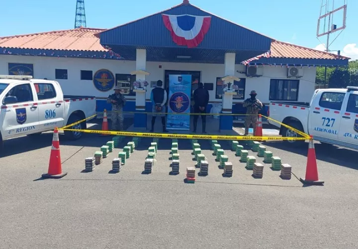 Tras la colisión entre las lanchas, la embarcación de los sospechosos se hundió en el mar.