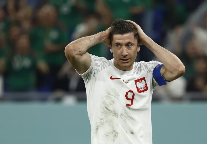 Lewandowski de Polonia se lamenta al fallar un penalti hoy, /EFE