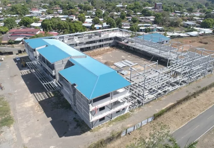 Instalaciones en construcción del Centro de Educación Básica General (CEBG) Miguel Alba.