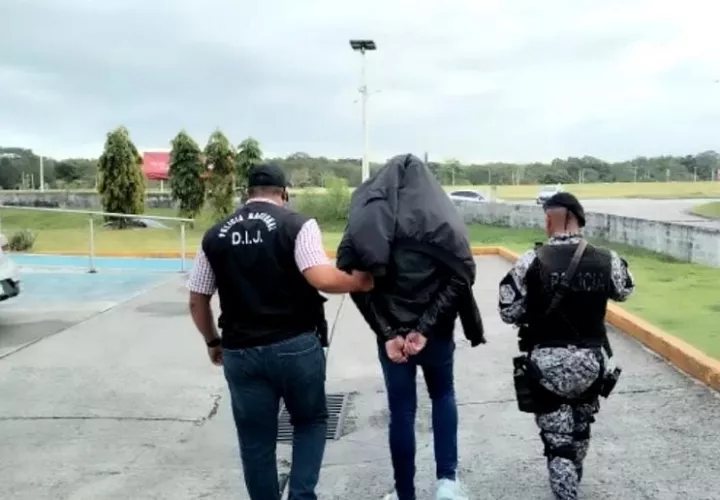 El requerido fue aprehendido por unidades de la DIJ y motorizados Linces.