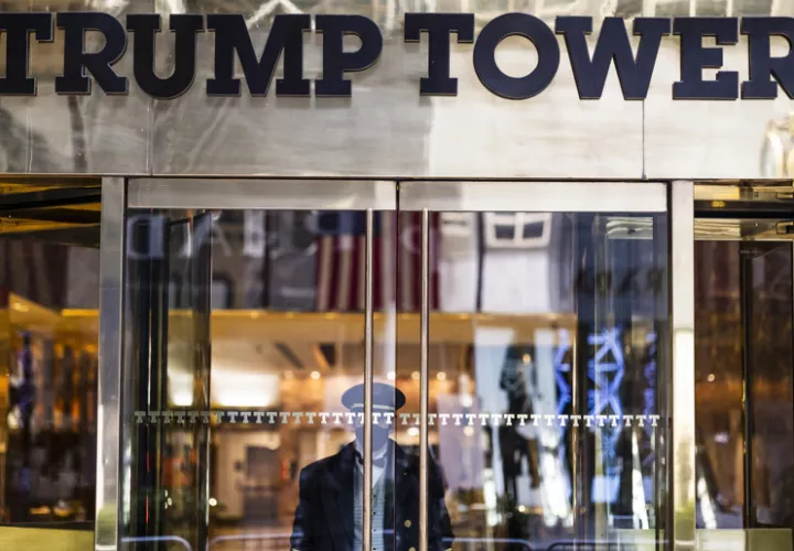 Vista de la entrada de la Torre Trump Tower de Nueva York, en una fotografía de archivo. EFE