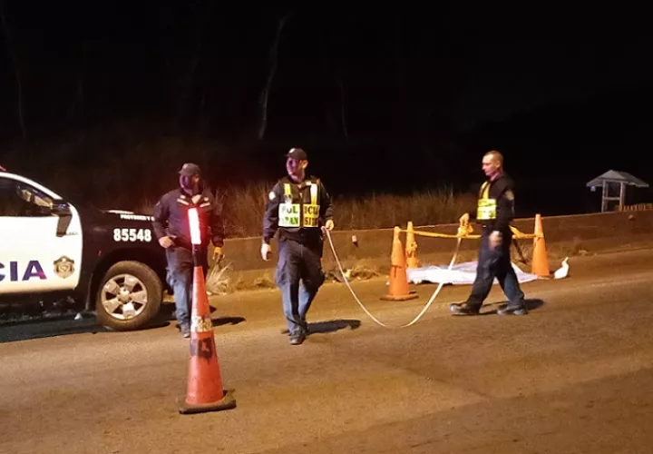 La víctima falleció en la escena del atropello en Loma Cová.