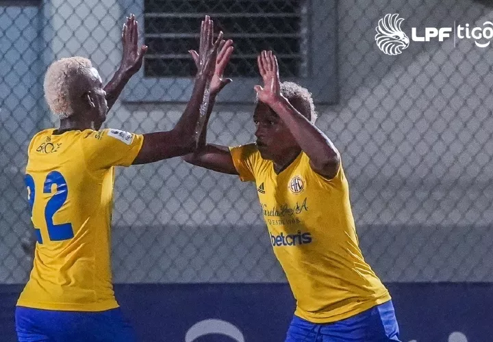 Ronaldo Córdoba (der.) es el actual líder goleador del Torneo Apertura 2023. Foto: LPF