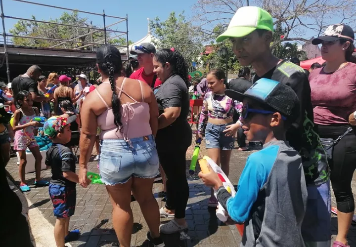 Festival de Pistolistas de Agua en Chitré.