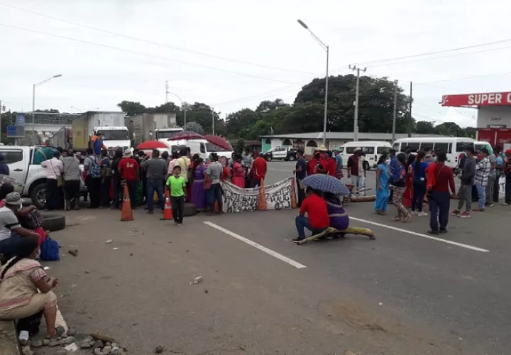 El llamado a manifestarse se da pese a que una comitiva de Gobierno se reunió la tarde del sábado con los originarios.