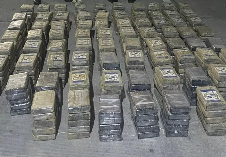 Los paquetes de drogas incautados.