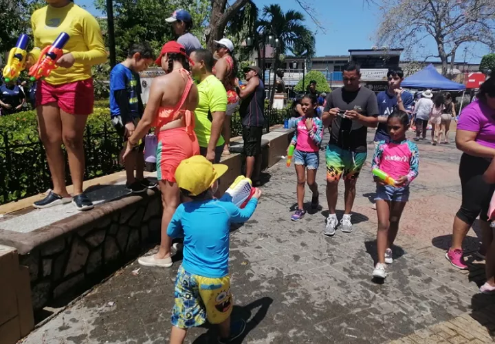 No se permitirá el ingreso de ningún tipo de arma al perímetro de Carnaval en Chitré.