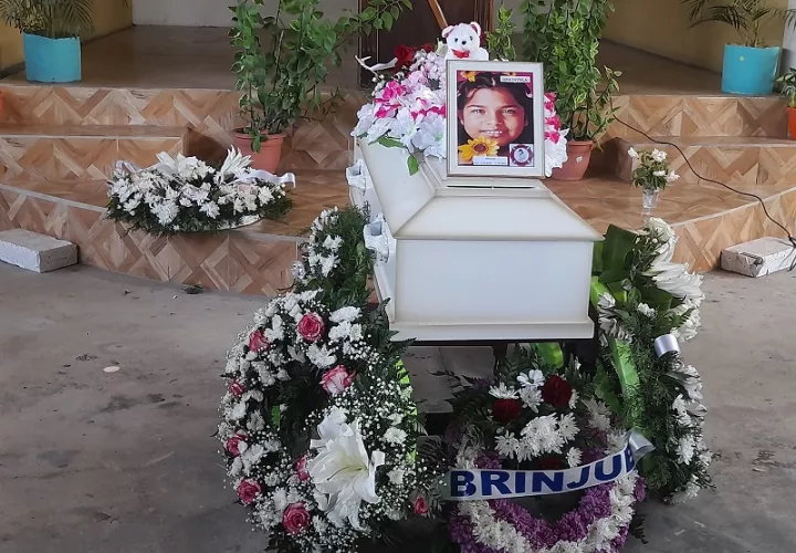 Las honras fúnebres de la menor asesinada se realizaron ayer, martes en Chiriquí.