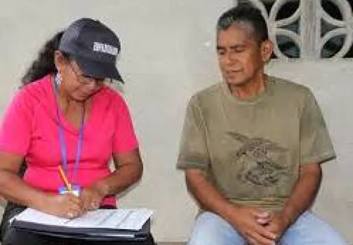 Labor censal casa por casa.