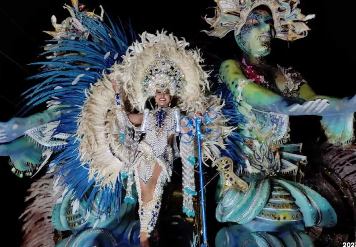 Kasey Nabory Wong Ábrego, reina de calle Arriba de Gatuncillo.