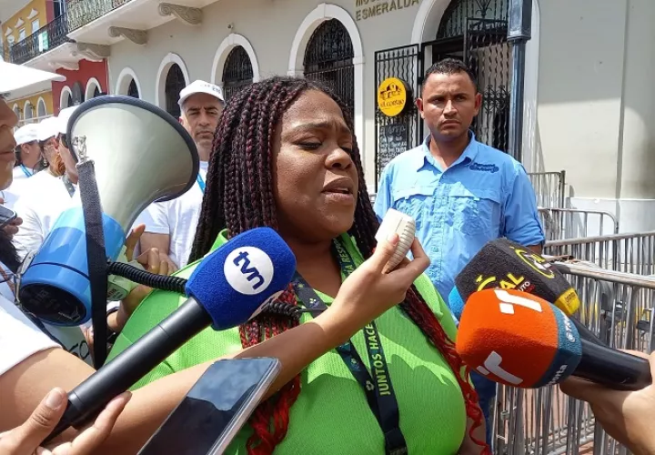 Lo que  más les interesa es que AMP les informe cómo va el proceso, qué falta que la empresa cumpla con el contrato y se llegue a &quot;un feliz acuerdo para poder abrir el puerto&quot;.