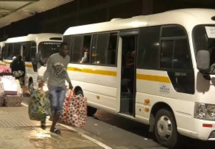 Con rumbo a sus respectivas escuelas.