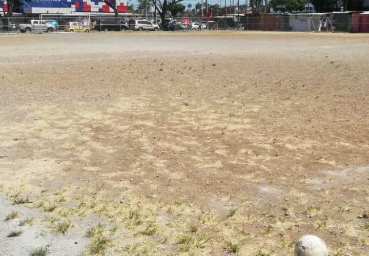 La cancha deportiva cerca de la antigua Renta 5.