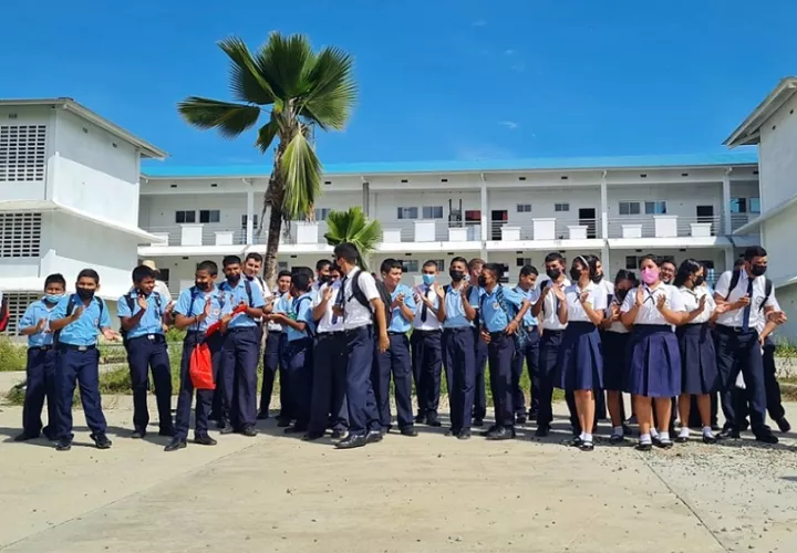 En 2022 los padres de familia ya anunciaron que saldrán a las calles a exigir, con justa razón, la culminación de las estructuras.