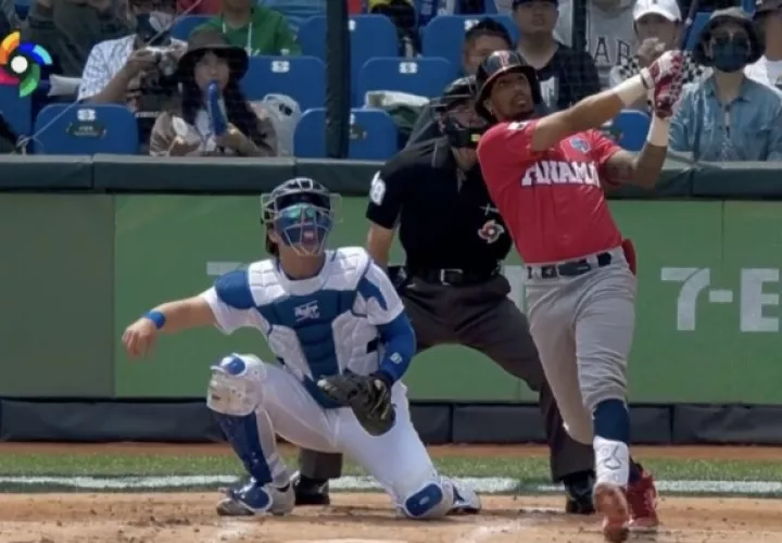 José Ramos conectó un cuadrangular en el segundo innning. 
