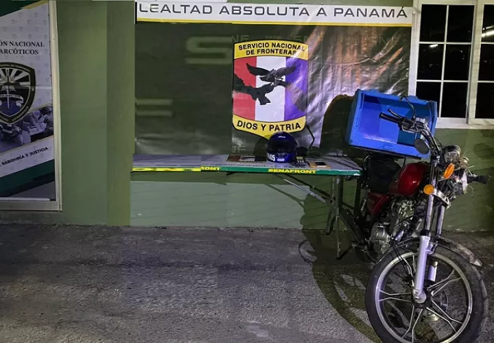 La motocicleta fue recupaerada cuando fue aprehendido el primer sospechoso.