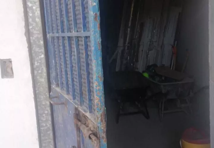 Forzaron puertas para lograr el robo del dinero y de las computadoras.