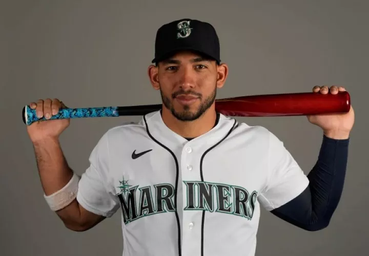 José Caballero juega para los Marineros de Seattle.