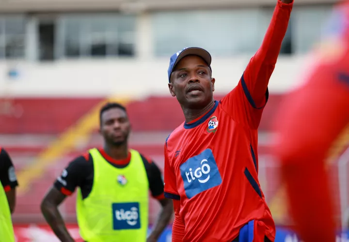 Jorge Dely Valdés dirigirá hoy a la selección mayor. /EFE