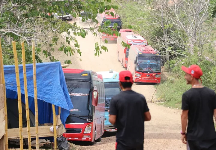 Los transportistas continuarán brindando este servicio a quienes se encuentren en las ETRM, para que puedan seguir adelante en su travesía.