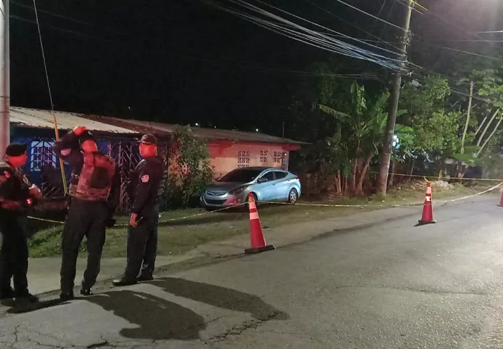Unidades de la Policía Nacional llegaron al lugar y cercaron la escena. Foto: Alexander Santamaria