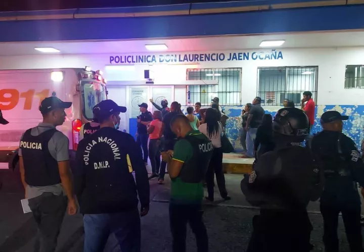 Los heridos fueron trasladados para atención médica en la policlínica de Sabanitas.