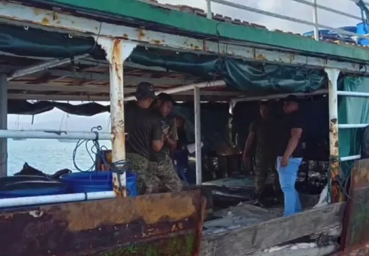 El contrabando no paga, lema de Aduanas.