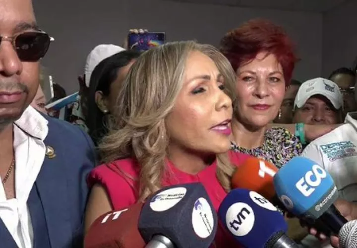 &quot;vamps a ganar&quot;, dijo Yanibel.    (Fotos-Videos: Víctor Arosemena)