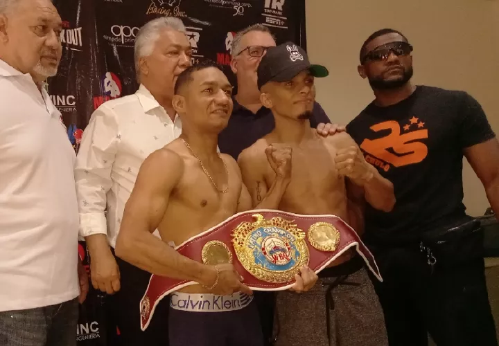 El panameño Carlos &#039;Arañita&#039; Ortega (izq.) y el boricua René &#039;Chulo&#039; Santiago. Foto: Joel González 