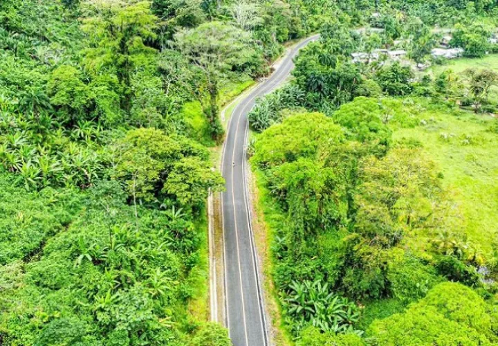 Una de las obras entregadas fue la carretera Chiriquí Grande - Quebrada El Bajo y ChiriquíGrande – Ballena.
