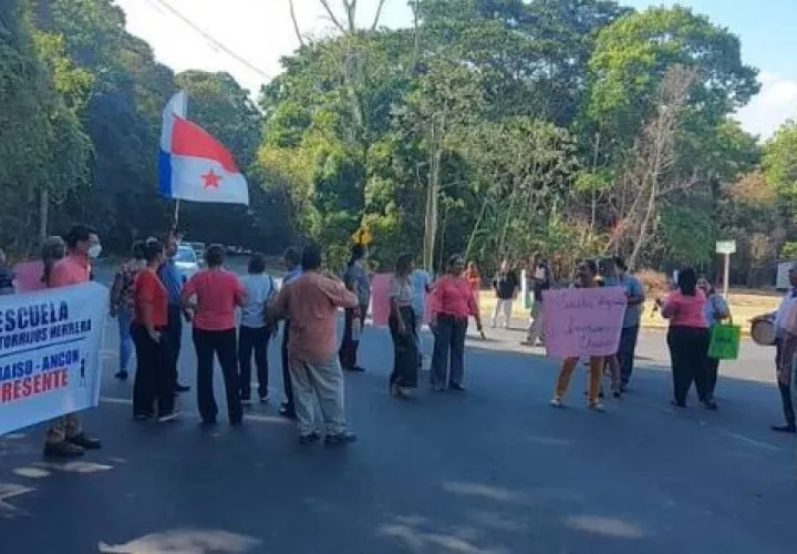 Los docentes de la escuela Omar Torrijos están preocupados por el deterioro de las instalaciones.