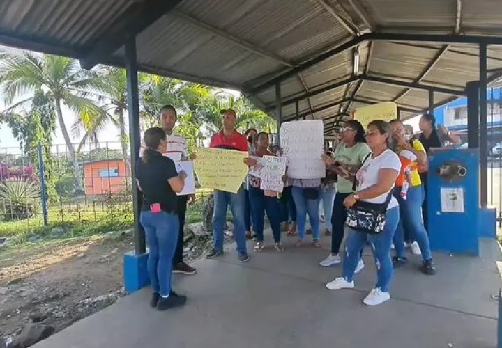 Piden  remoción de docentes en el colegio Beckmann.