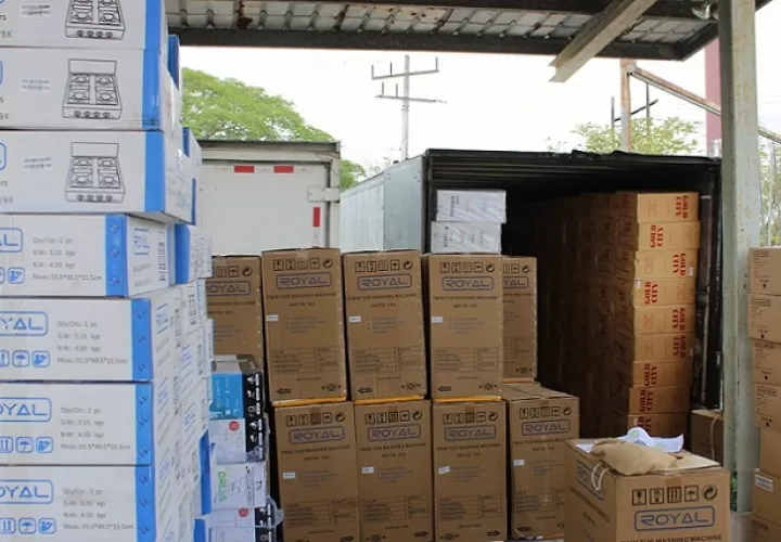 Se supone que el acamión transportaba mercancía variada, cuando en realidad llevaba cigarrillos.