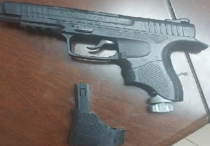 Réplica de arma de fuego. 