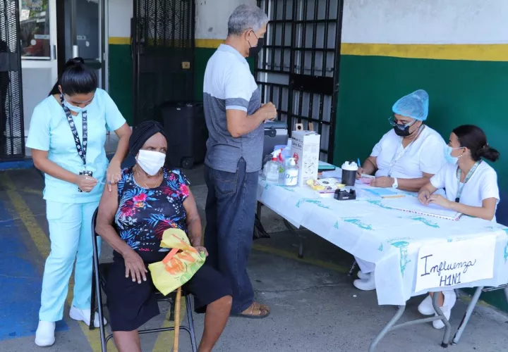 Se aplicarán las vacunas del esquema de vacunación.