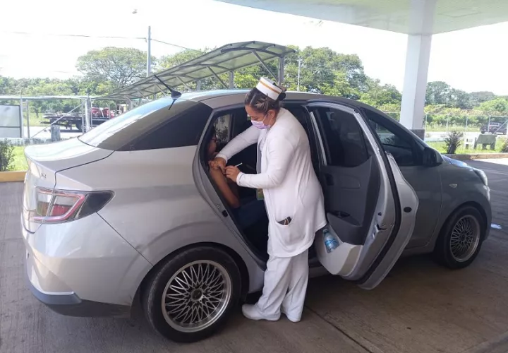 Las autoridades señalaron que este lunes se darán un informe de la cantidad de vacunas que se aplicarán durante la jornada de vacunación extramuro. 