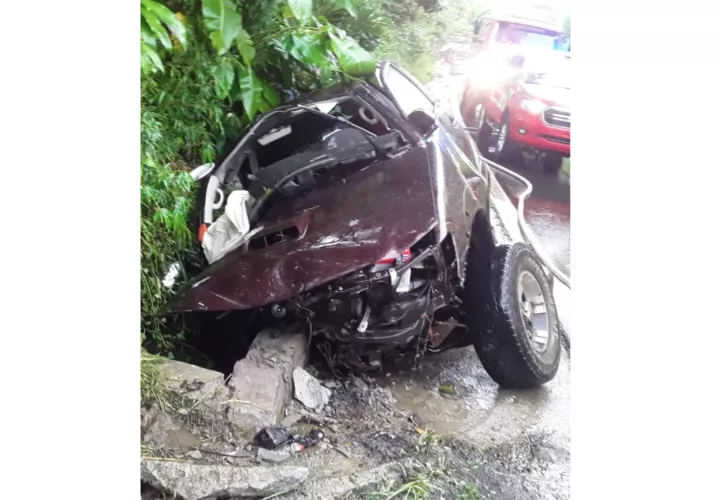 La adolescente murió en la escena del accidente y la infante que tuvo en el Minsa - Capsi de Volcán.